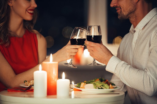 Best Tips for a Perfect Date at Vegas Style NC